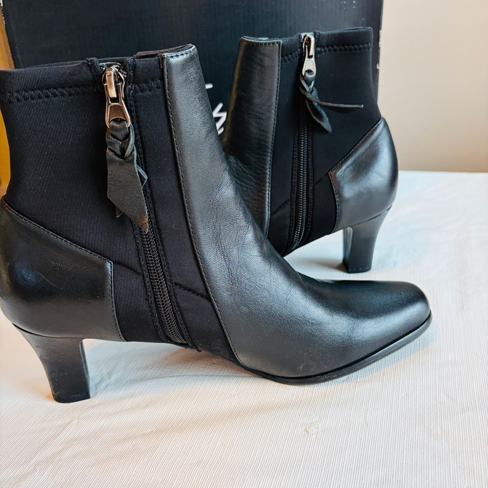 Trotters Black Leather Ankle Booties with Side Zip Detail